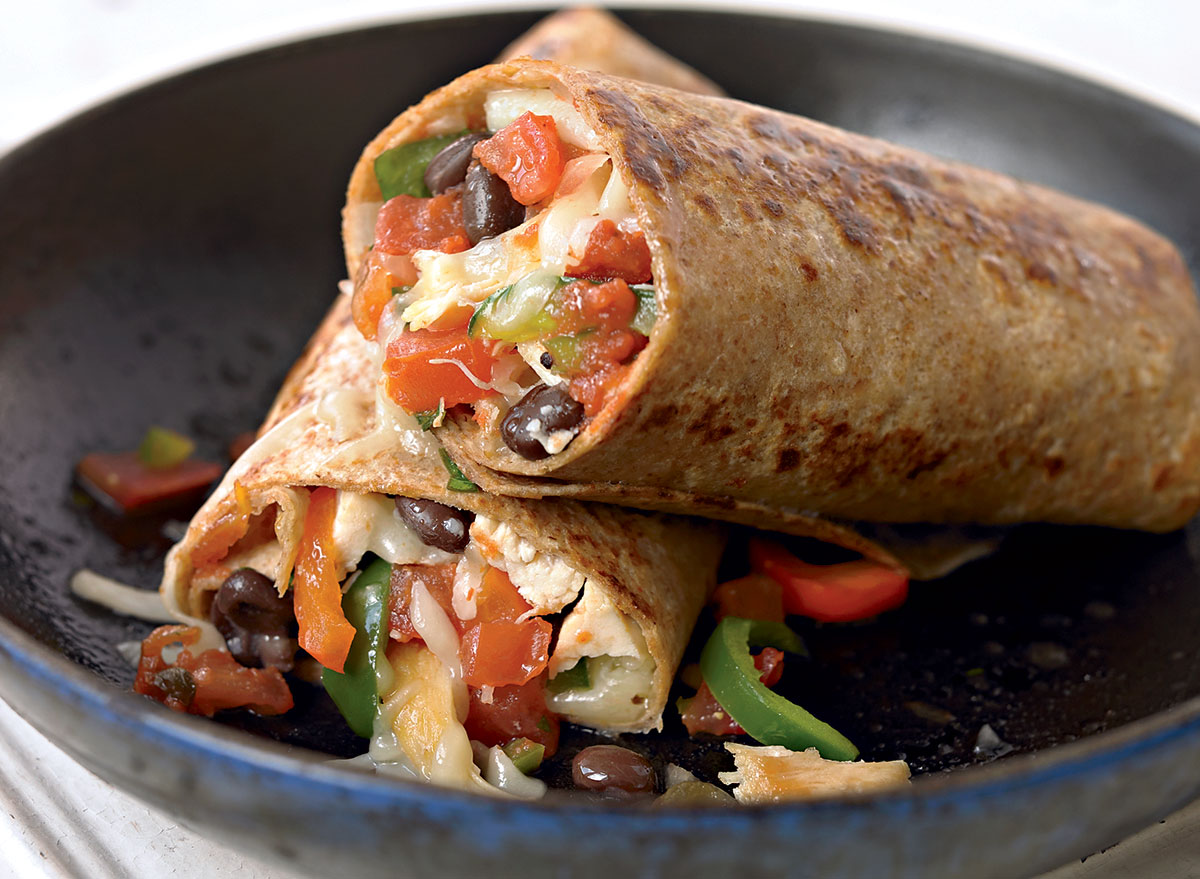 20+ Easy Healthy Recipes That Start with a Rotisserie Chicken (7)