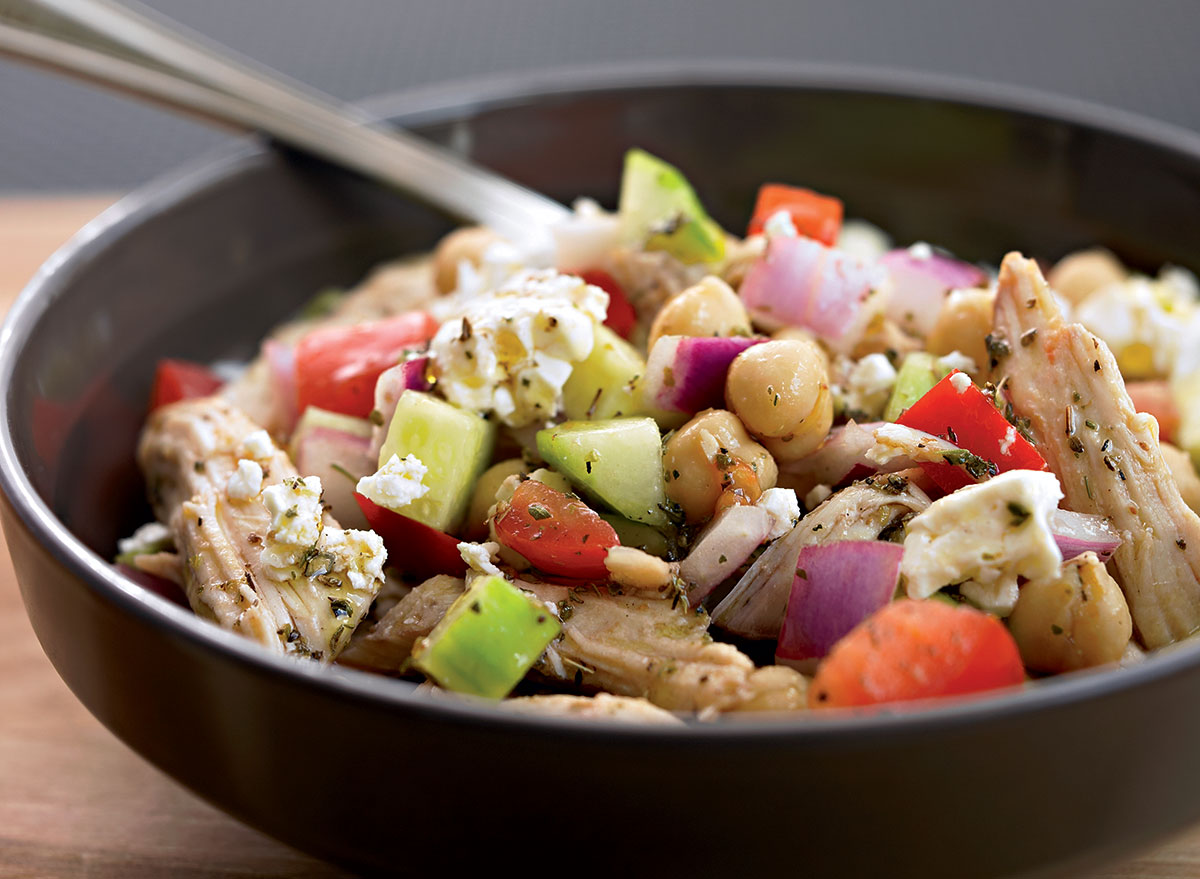 20+ Easy Healthy Recipes That Start with a Rotisserie Chicken (23)