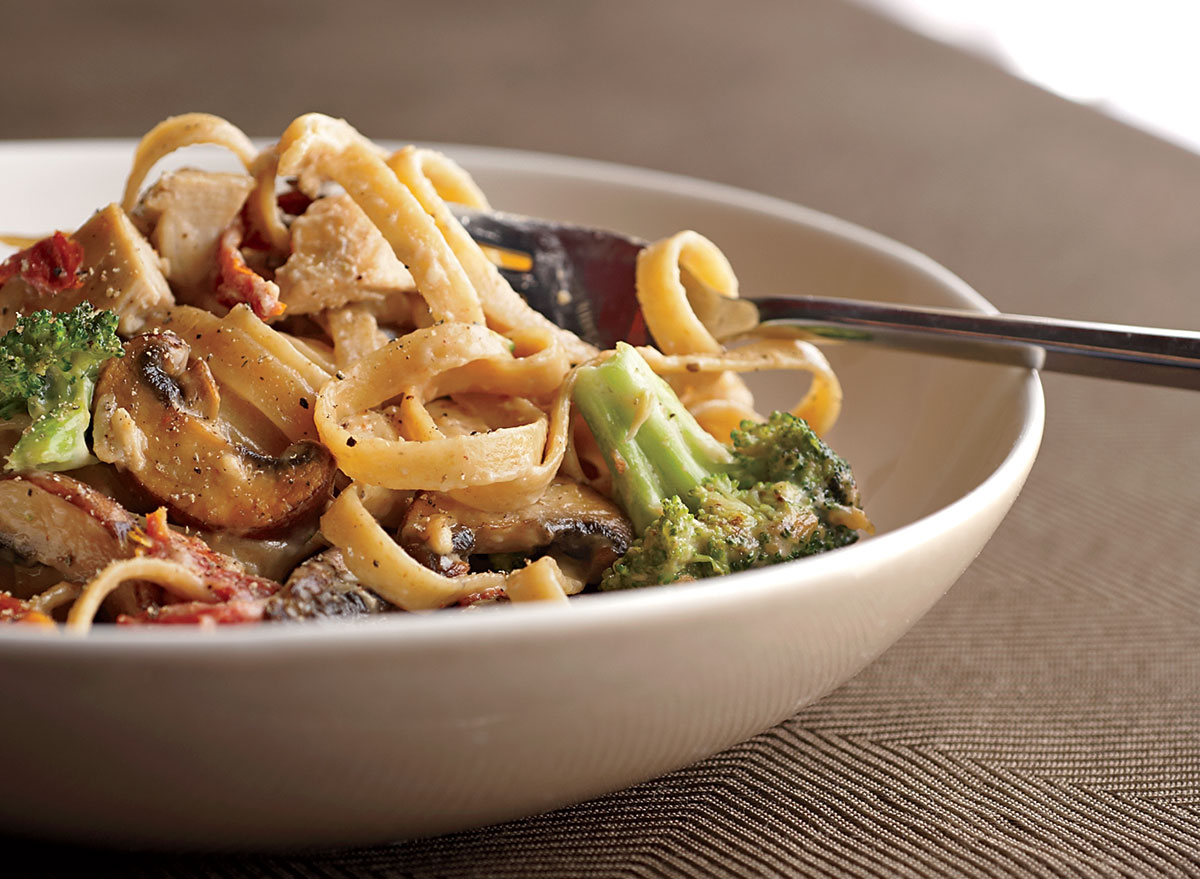 20+ Easy Healthy Recipes That Start with a Rotisserie Chicken (9)