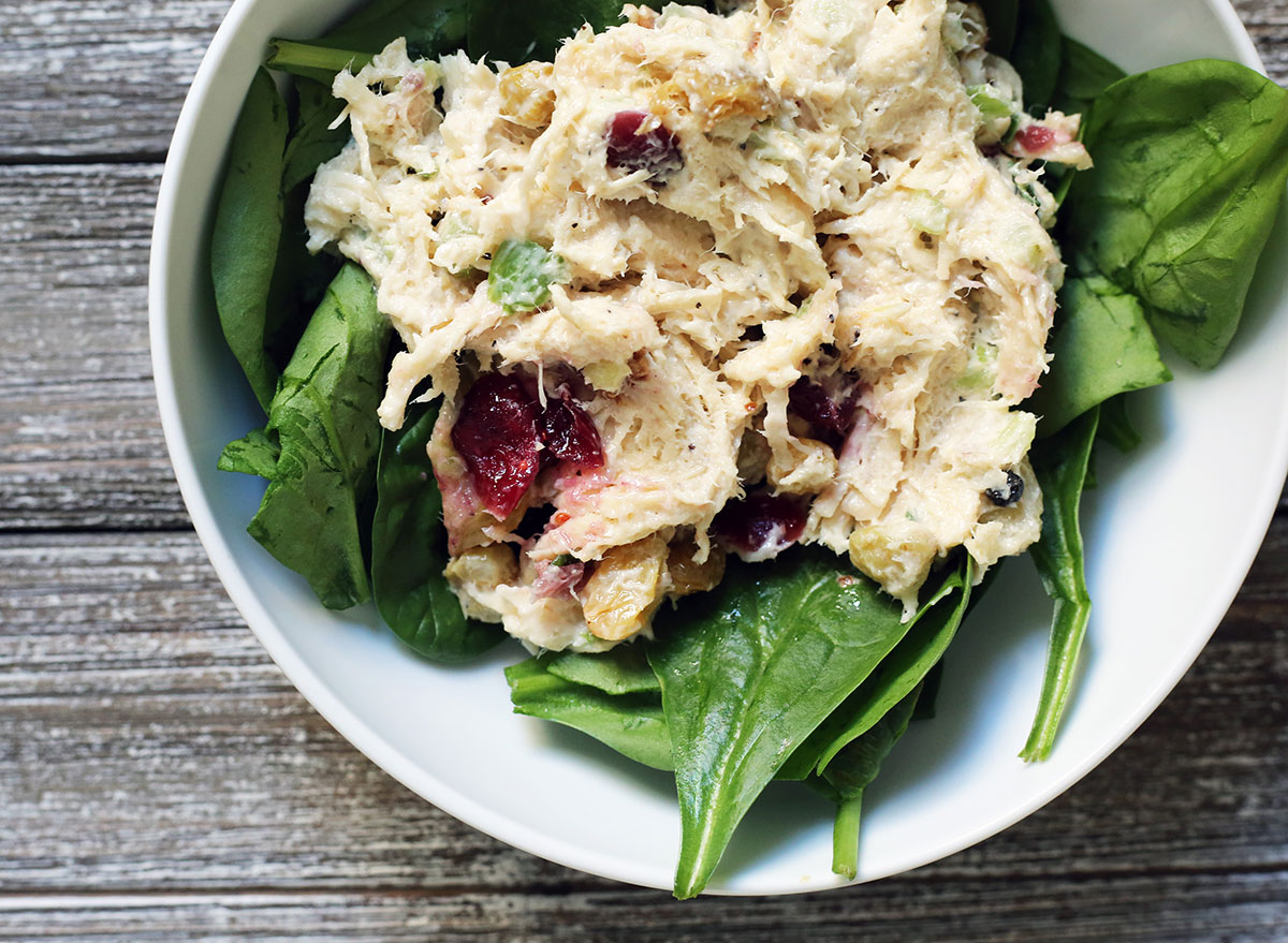 20+ Easy Healthy Recipes That Start with a Rotisserie Chicken (19)